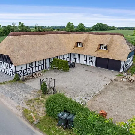 Thessa - 900m From The Sea By Interhome *